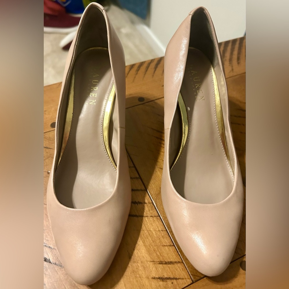 Lauren Ralph Lauren Beige Harper Leather Pumps- 8.5 B EUC 2.5 Stacked Heel
